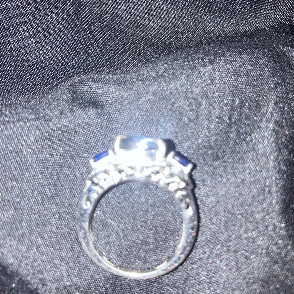 Must have ring! - Picture 2 of 3